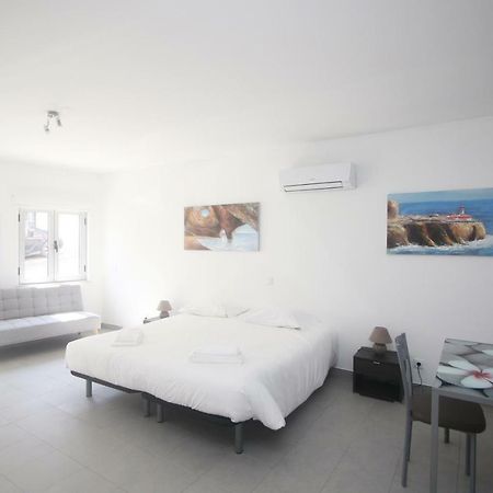 Guest House Lovely Swan Lagos Exterior foto